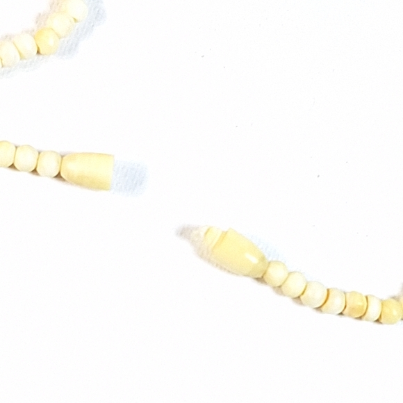 Vintage Faux Ivory Carved Celluloid / Plastic Elephant Pendant Necklace - Picture 7 of 10